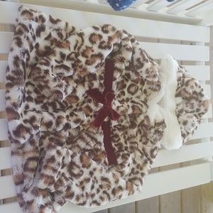 "Fur" leopard sweater jacket. Ears on hood